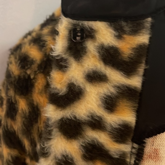 VINTAGE SEARS ROCKABILLY LEOPARD FAUX FUR ROBE! - Picture 2 of 6